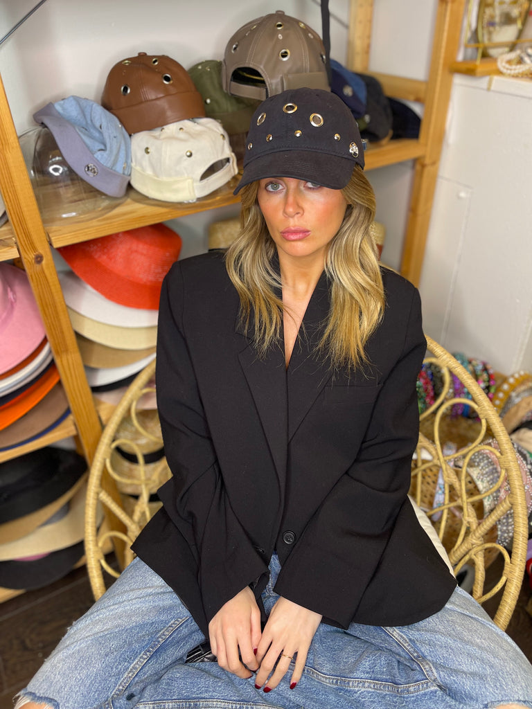 Casquette œillet clouté 