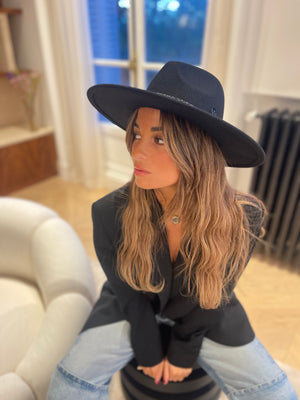 Ouvrir l&#39;image dans le diaporama, Fedora à bords large cuir tressé - Modèle Aby
