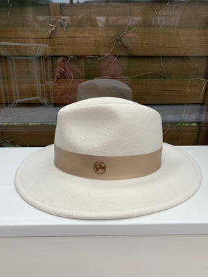 Ouvrir l&#39;image dans le diaporama, chapeau laine ecru  modele Elena hat chapeau by saje accessoires femme ete  wedding event tsniout
