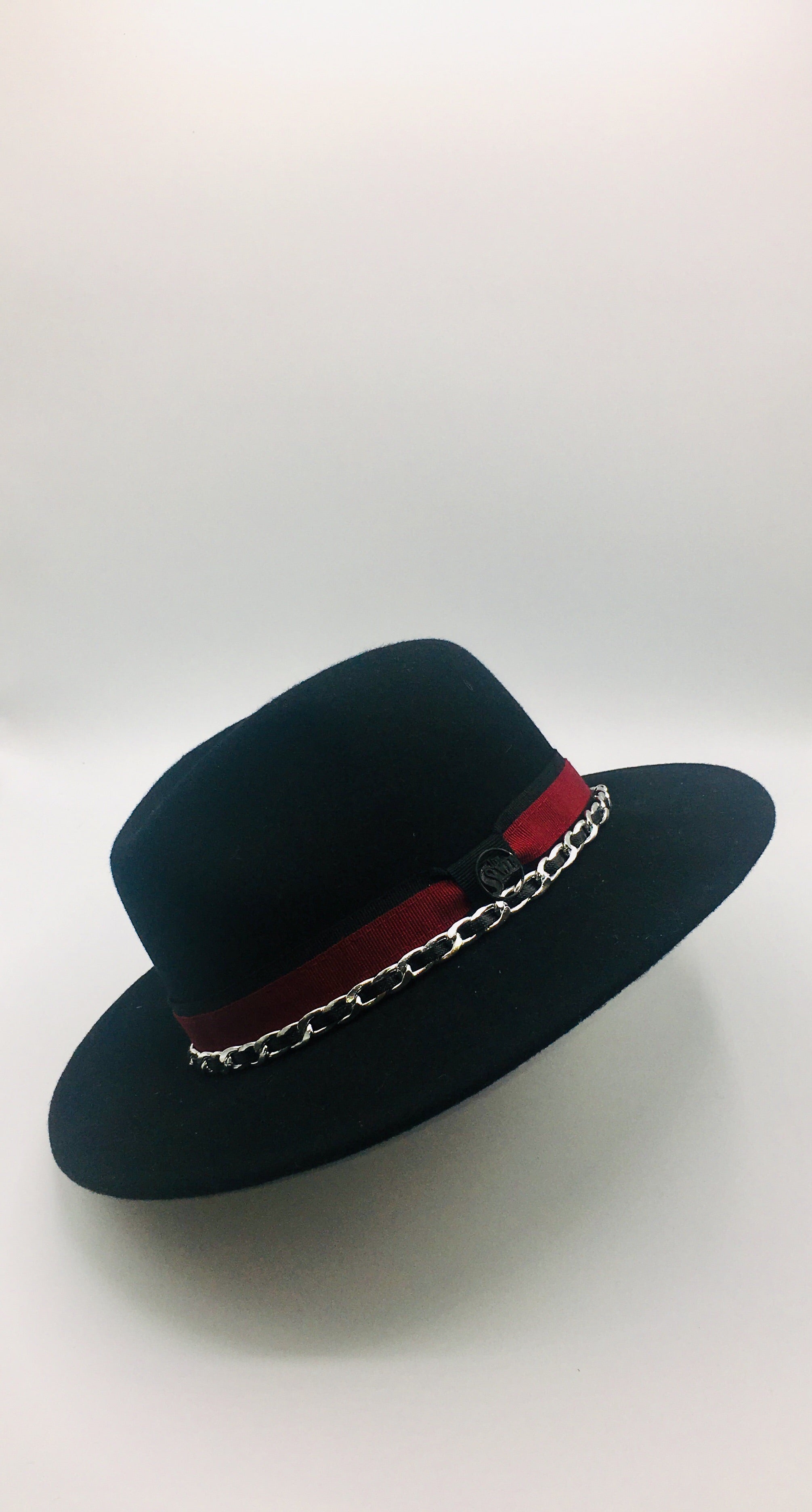 chapeau femme fedora noir bordeaux chaine chanel bar mitsva mariage juif accessoire 